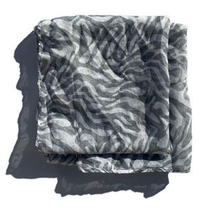 Lightweight scarf OS grey and white soft woven fabric light scrunched scarf